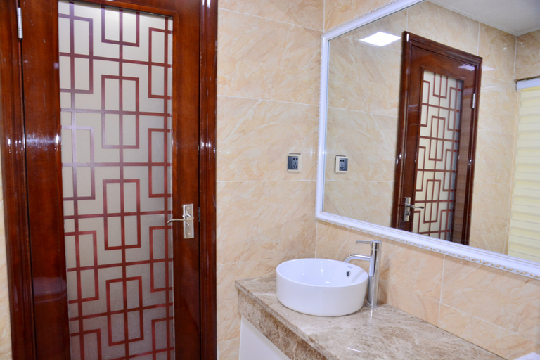 Bathroom 3, Lingzhou International Hotel, Shiyan
