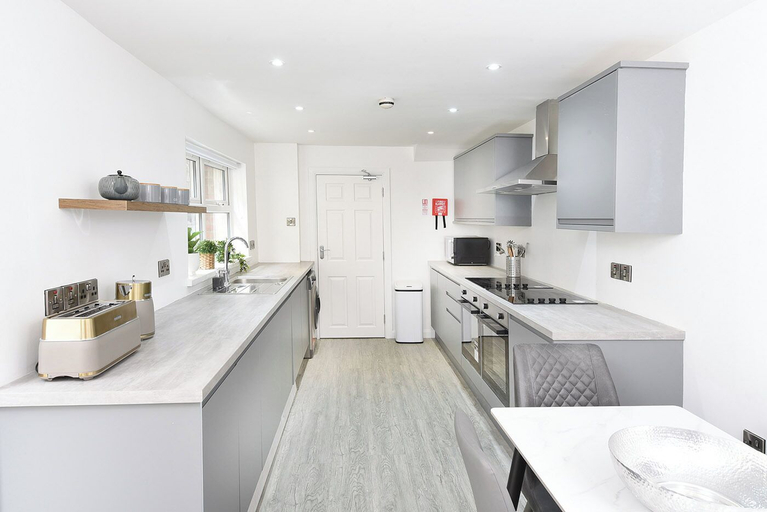 Others 5, Ocho Homes by Eight Continents, Belfast