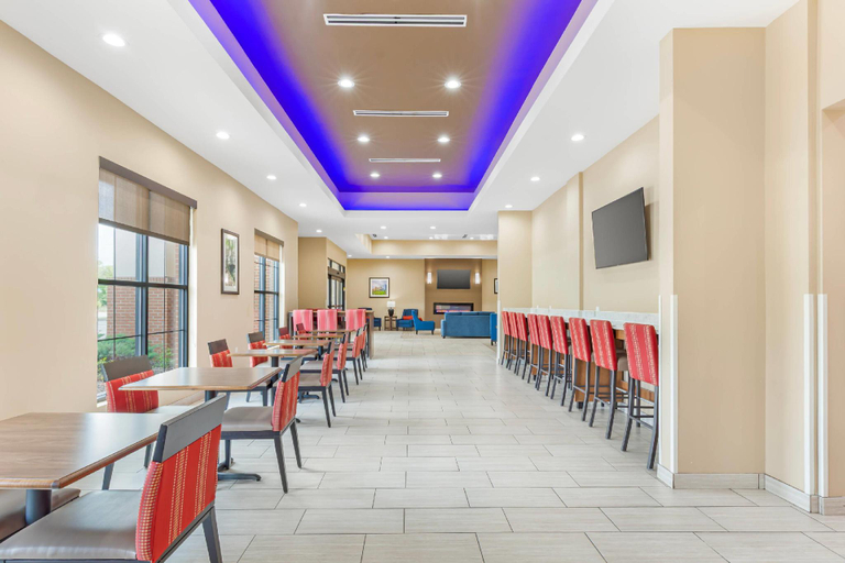 Food & Drinks 5, Comfort Suites Greensboro-High Point, Guilford