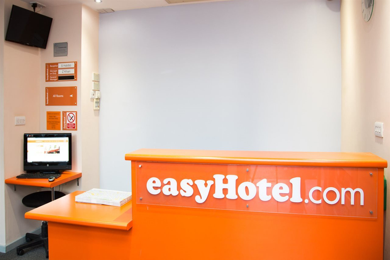 Others 5, easyHotel Victoria, London
