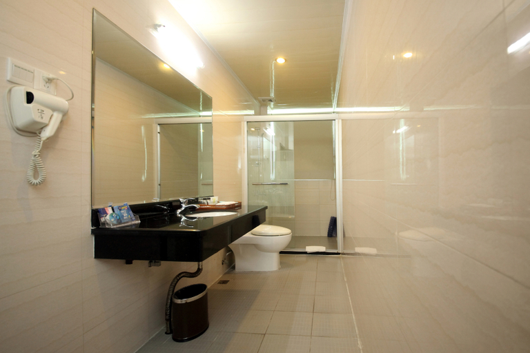 Bathroom, Landao Holiday Hotel, Shanwei