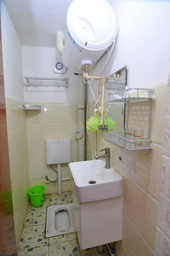 Bathroom 2, Yiqing Xinyuan Hotel, Qingdao