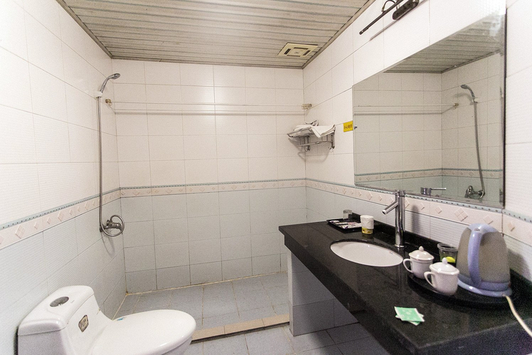 Bathroom 2, Waitai Motel, Suzhou