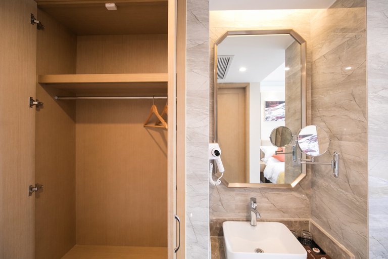 Bathroom 3, 8090 Manju Hotel, Shanghai