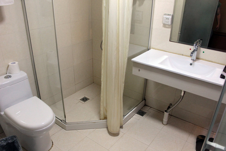 Bathroom, Shuiyue Qinghua Hotel, Huzhou