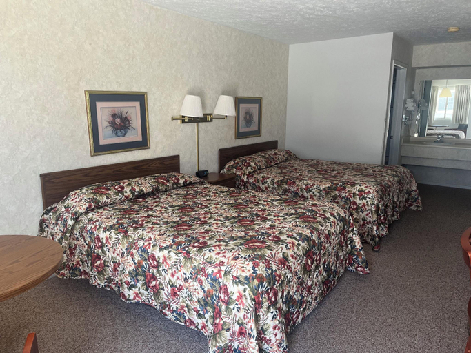 Bedroom 2, Aurora Inn, Hamilton