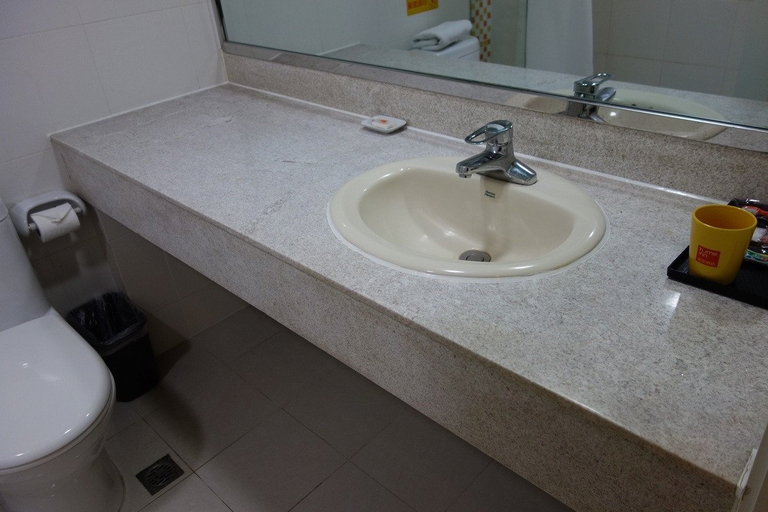 Bathroom 2, Sushi Select Hotel (Fuzhou Road, Shanghai People's Square), Shanghai