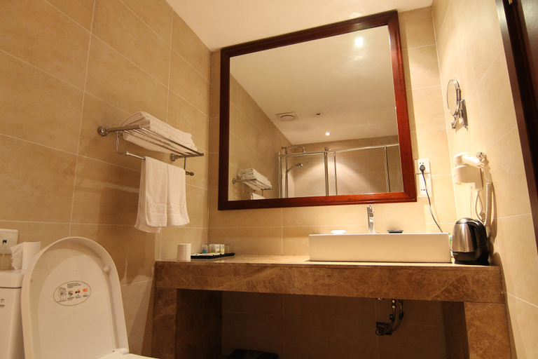 Bathroom 2, Yichun Hongdu Hotel, Yichun