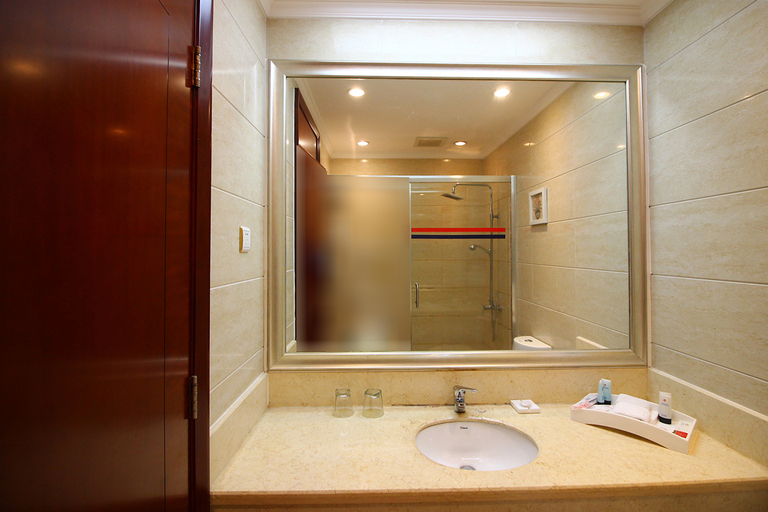 Bathroom 2, Danxia Mountain Jincheng Hotel, Shaoguan