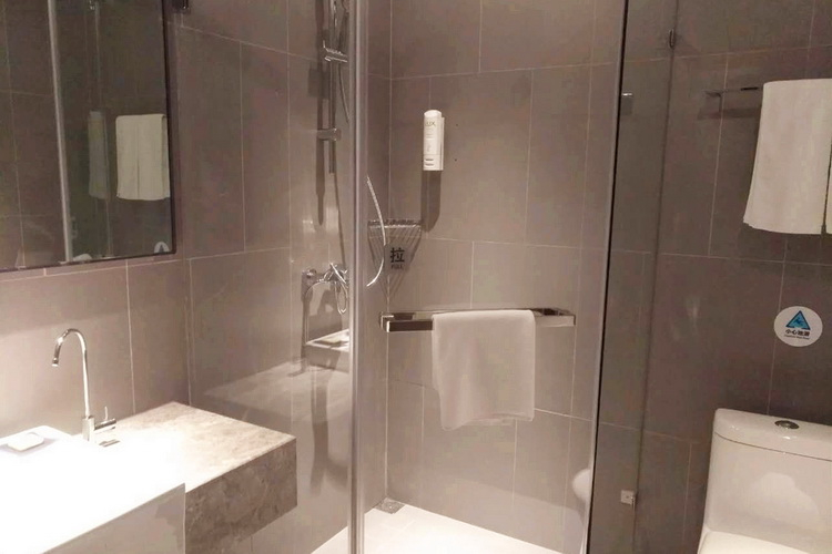 Bathroom 3, Ease Hotel Wuhan Hanzheng Street, Wuhan
