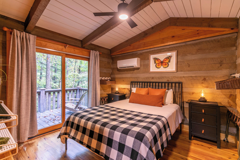 Interior 4, Blackberry Creek Cabin, Caldwell