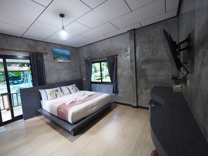 Bedroom 2, Baan Keree Thara, Lan Saka