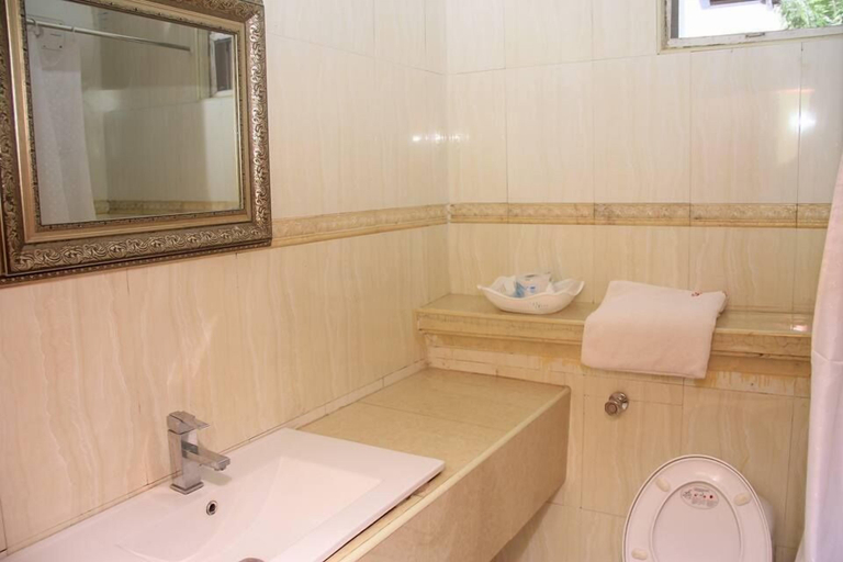 Bathroom 4, Utopia Hotel, Enugu North