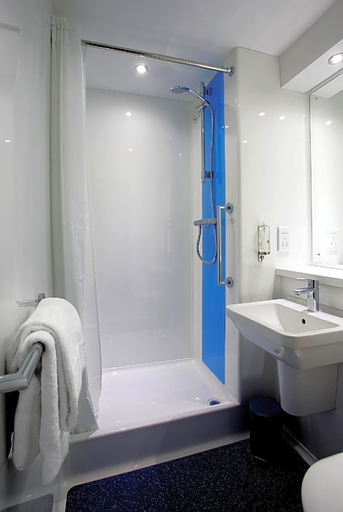Bathroom 4, Travelodge Ashford, Kent