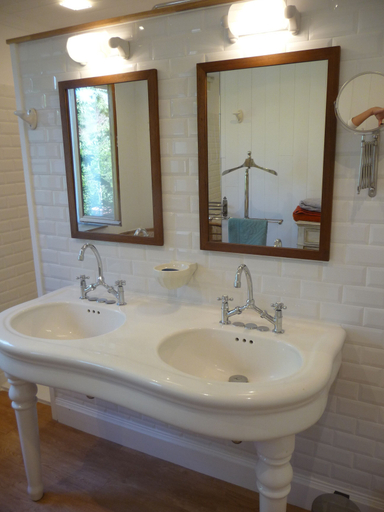 Bathroom 3, Le clos du Ru, Loiret