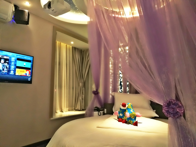 Bedroom 2, Super8, Hechi