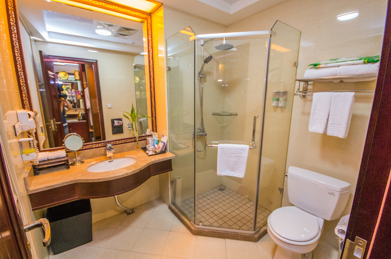 Bathroom 2, Hongyuan Hotel, Leshan