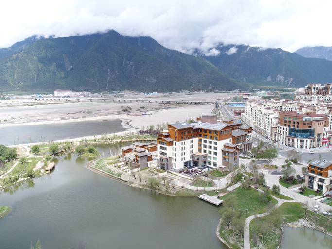 Others 3, Grand House Linzhi Tingyue, Nyingtri