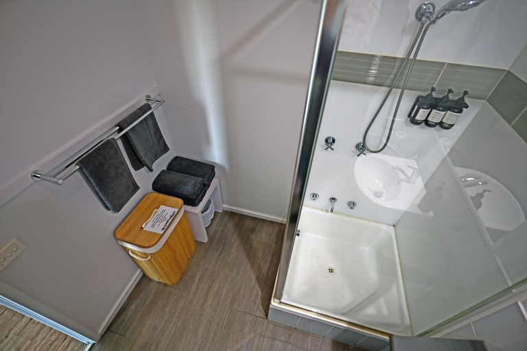 Bathroom 4, Apollo Bay Waterfront Motor Inn, Colac-Otway - South