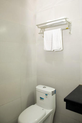 Bathroom 3, Zhizun Business Hotel, Huangshi