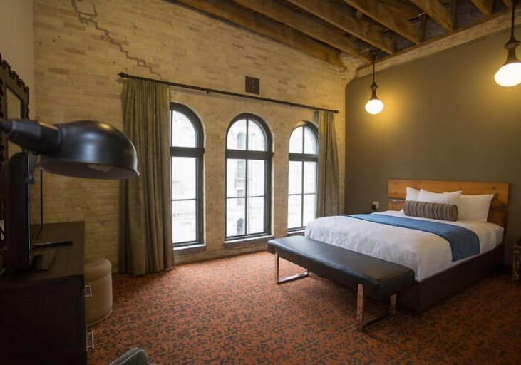 Bedroom 3, The Brewhouse Inn & Suites, Milwaukee