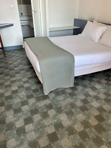Bedroom 4, Hôtel du Rocher, Hérault