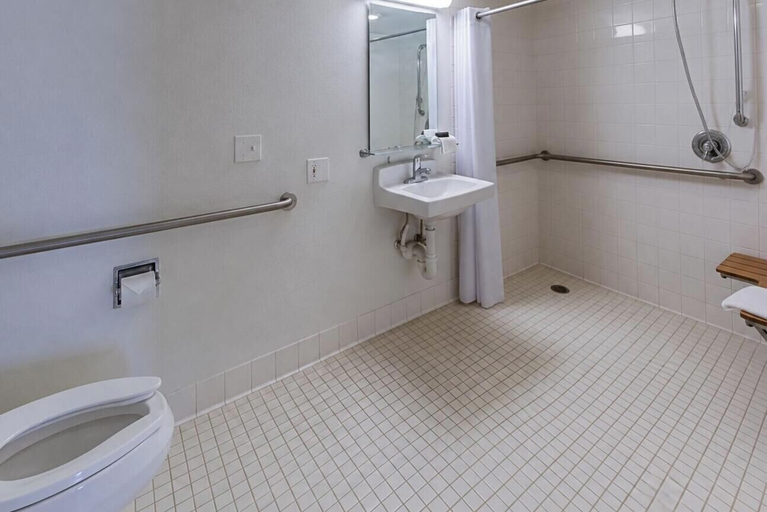 Bathroom 4, Motel 6 Yreka, CA, Siskiyou