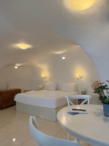 Room 3, Santo Cave Santorini Suite With Seaviews, South Aegean