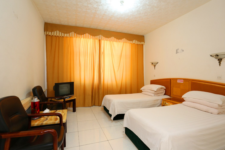 Bedroom 2, Homeinn Ripple Yun Hotel (Zhalantun Railway Station), Hulunbuir