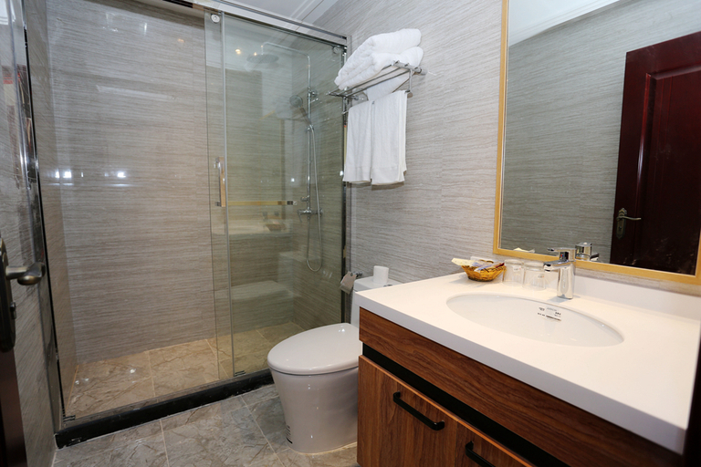 Bathroom 3, Huangshan Yunyaquan Hotel, Huangshan