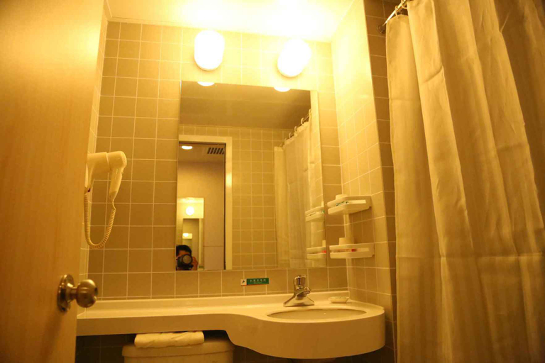 Bathroom 4, Jinjiang Inn Harbin Central Street Xinyang Road, Harbin