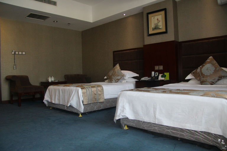 Bedroom 2, Zhongmu Hotel, Zhengzhou