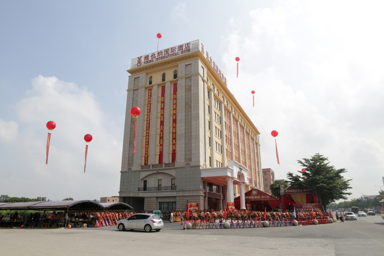 Exterior & Views 1, Vienna International Hotel Guangdong Wuchuan, Zhanjiang