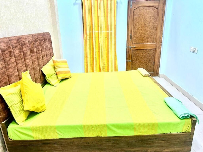Room 3, THE GIRDHARI VARANASI, Varanasi
