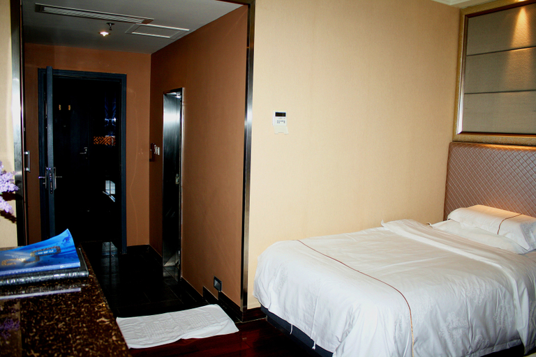 Bedroom, Fenghuangcheng Hotel, Hainan
