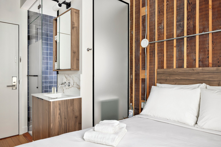 Room 2, Modo on Granville, Greater Vancouver