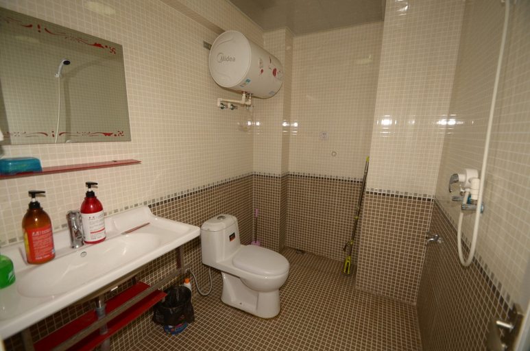 Bathroom 2, 保定巴頓民宿(Blue Yiqing Apartment), Baoding