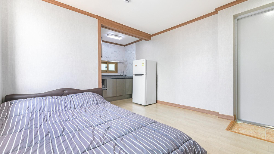 Bedroom 2, Samcheok Kbichi Pension, Samcheok