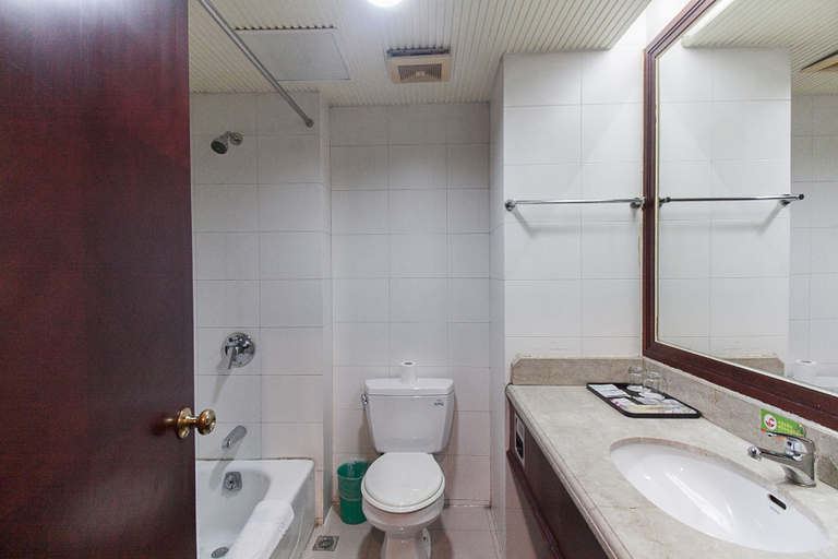 Bathroom 2, Baihehua Hotel, Wuxi