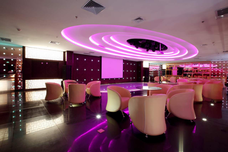 Food & Drinks, Beijing New China Insurance Training Center, Beijing
