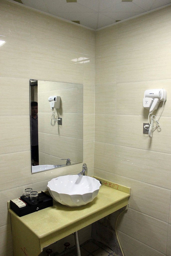 Bathroom 3, Yiwan Hotel, Haikou