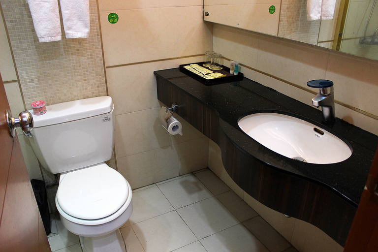 Bathroom, Nangang City Hotel, Shenzhen