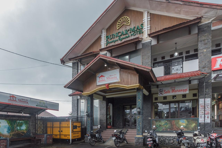 Exterior & Views 2, RedDoorz Syariah @ Cipanas, Bogor
