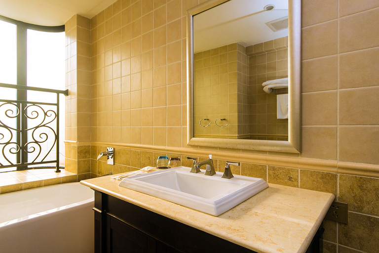 Bathroom 2, Qiandao Lake Boyue High-rise Lakeview Resort Hotel, Hangzhou
