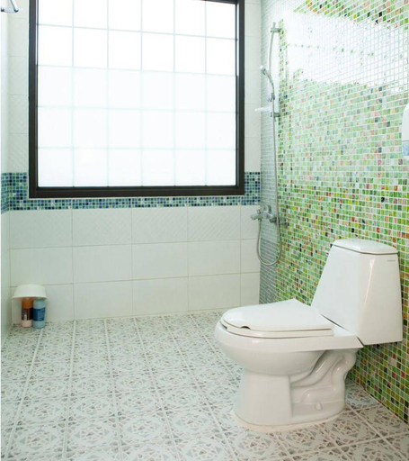 Bathroom 4, Pam Beach, Tongyeong