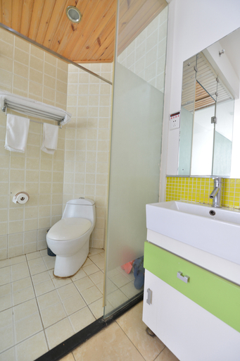 Bathroom 3, Jinyuan Express Hotel, Beijing