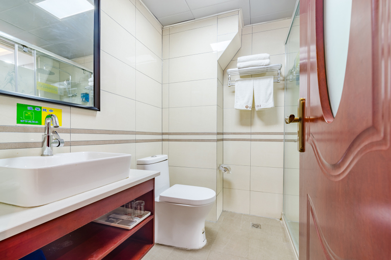 Bathroom 3, Pai Hotel, Kaifeng