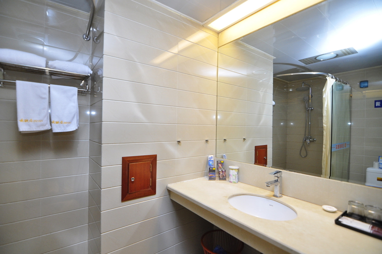 Bathroom 3, Vianna Hotel, Kunming