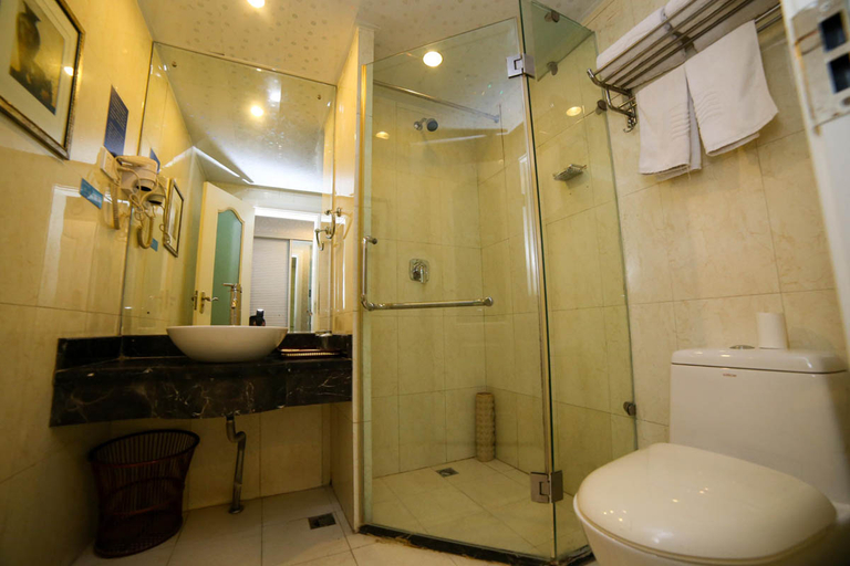 Bathroom 3, Zhijiang International Hotel, Yichang