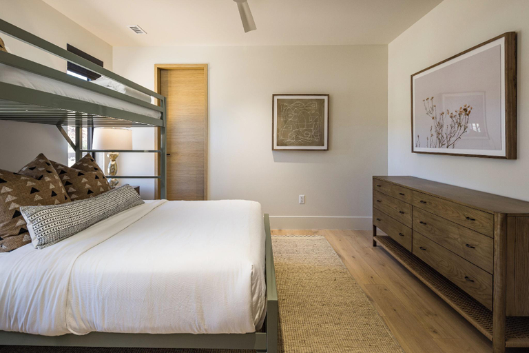 Bedroom 3, LIONSBACK RESORT, Grand